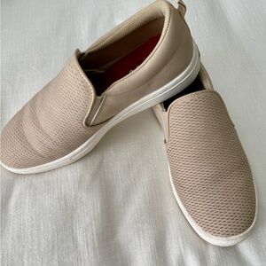 Women's Slip-On Casual Shoes - Tan